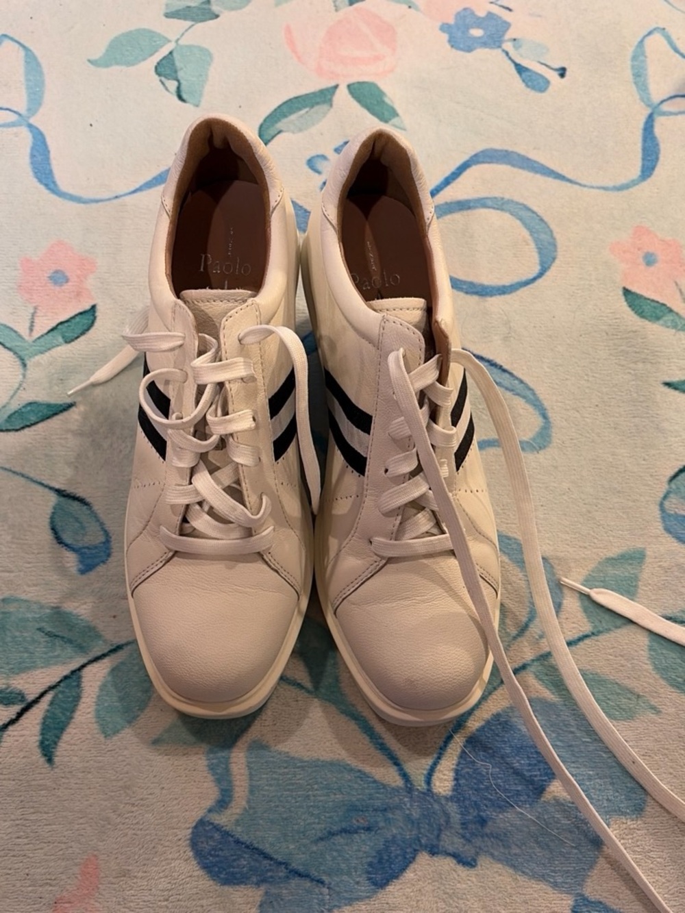 Paolo White Sneakers with Black Stripes